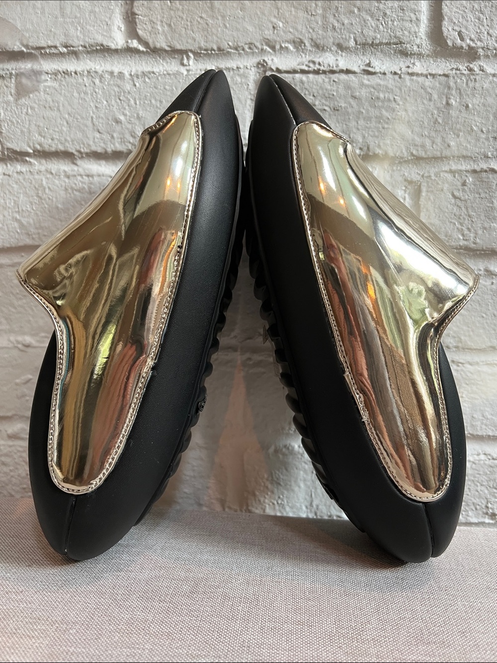 AZALEA WANG BUGGY SLIDE Black Gold Rhinestone unique curved Flatform Rubber base - Picture 14 of 16